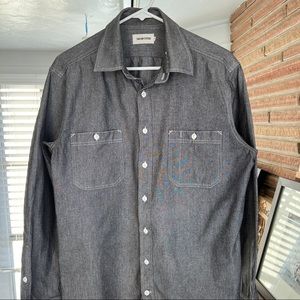 Taylor Stitch The California
in Charcoal Everyday Chambray